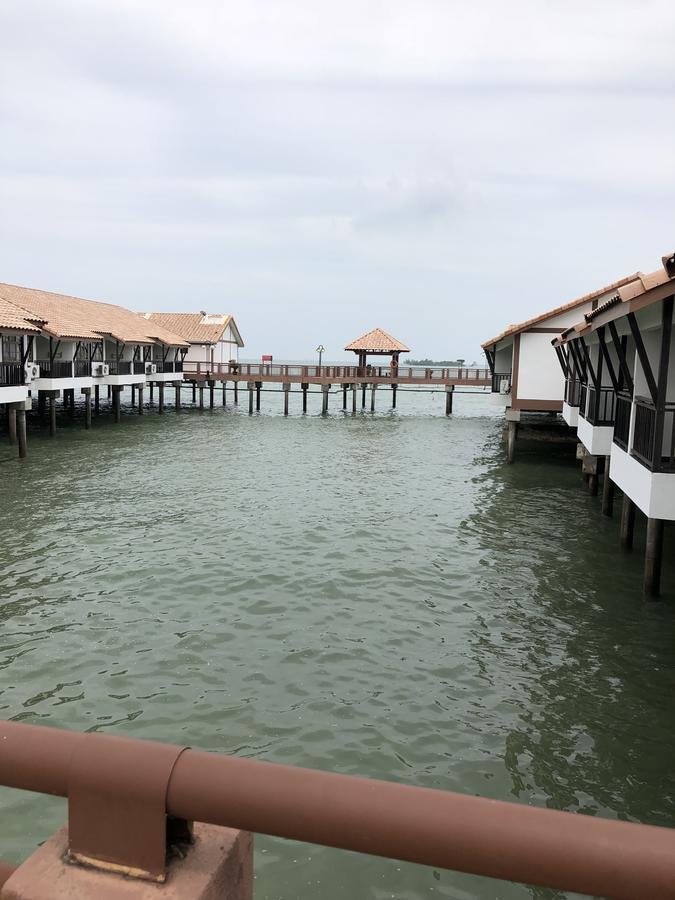Private Water Chalet Port Dickson Exterior photo
