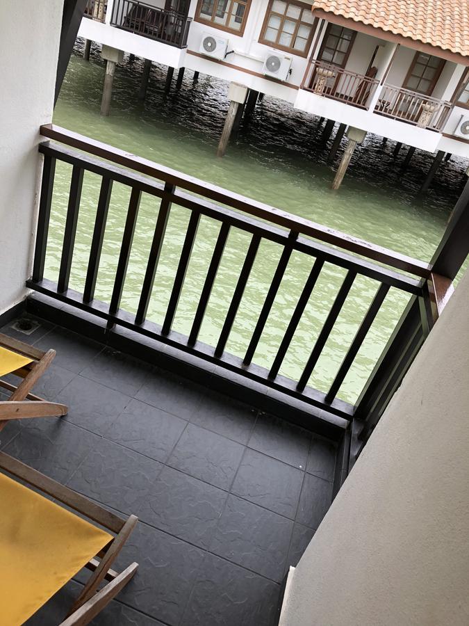 Private Water Chalet Port Dickson Exterior photo