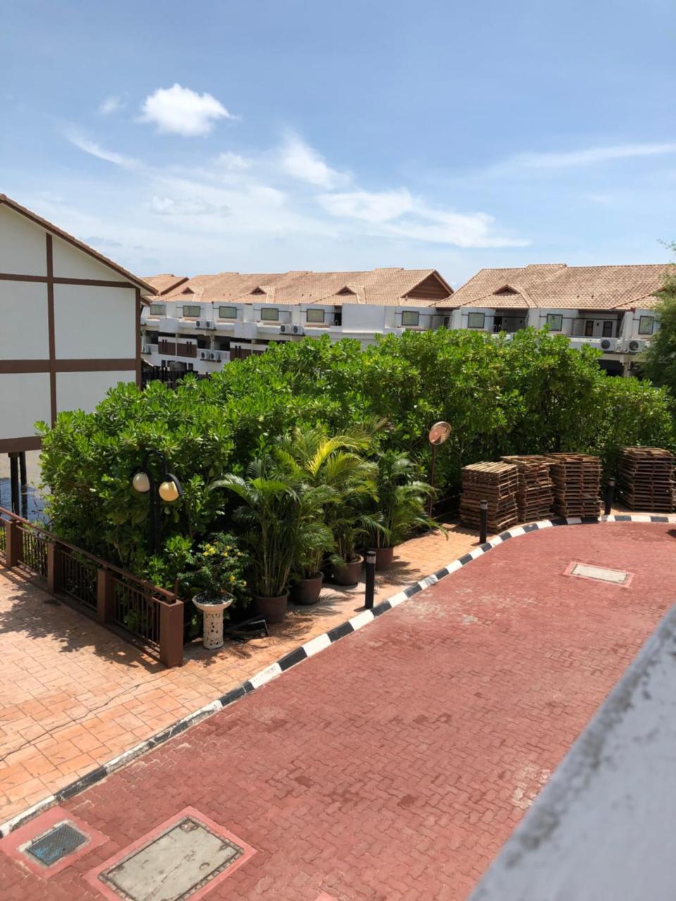 Private Water Chalet Port Dickson Exterior photo