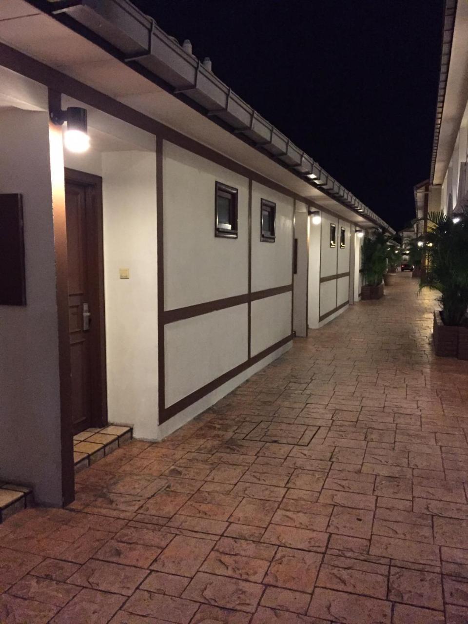 Private Water Chalet Port Dickson Exterior photo