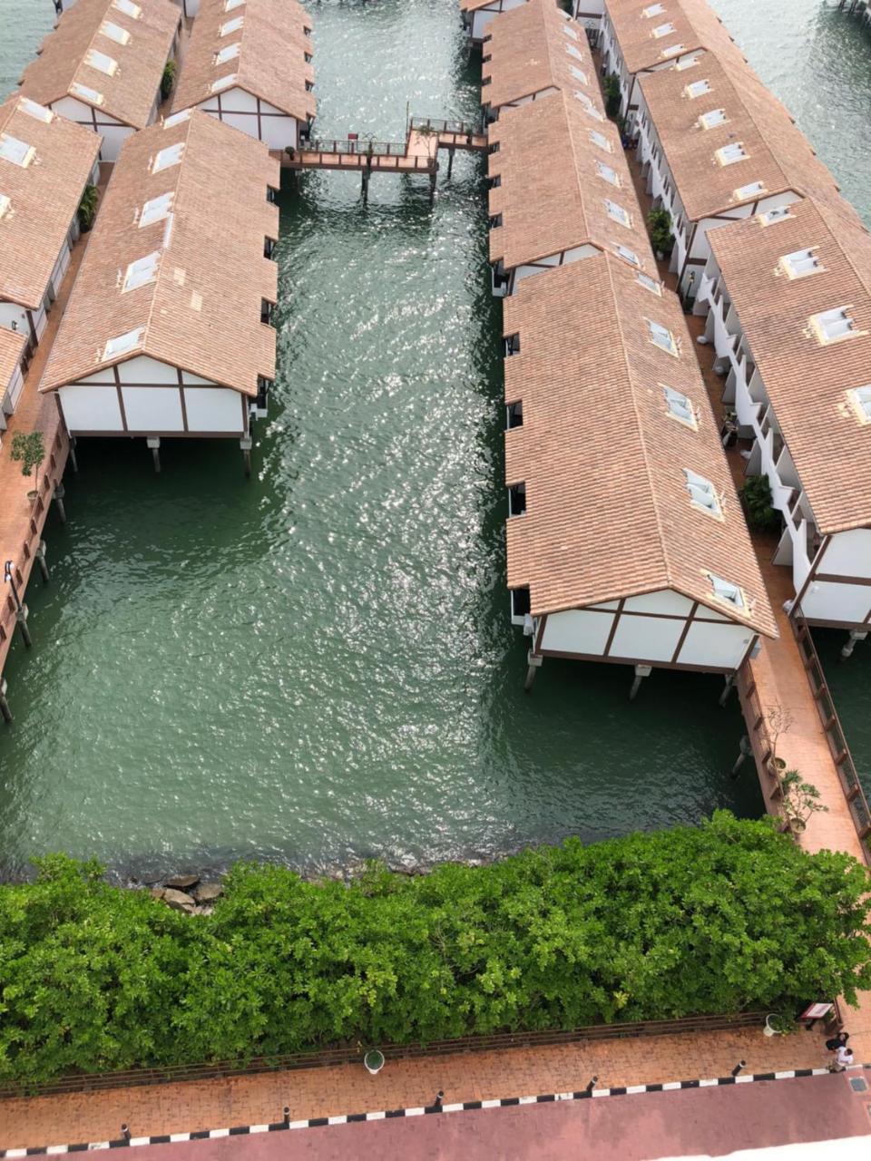 Private Water Chalet Port Dickson Exterior photo